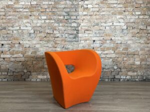 Moroso-Victoria-&-Albert-oranje-theresales