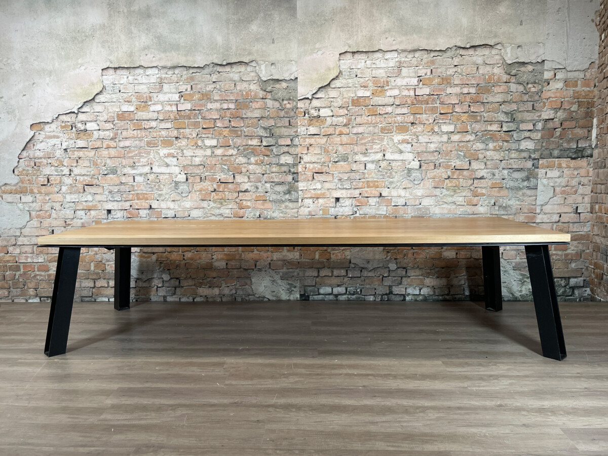 Verlengbare-Houten-Design-Tafel-TheReSales