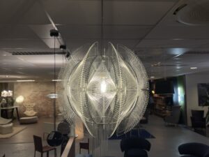 Willemse-Verlichting-Sculpturale-hanglamp-theresales