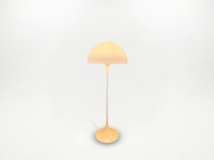 Louis-Poulsen -Panthella-vloerlamp-theresales