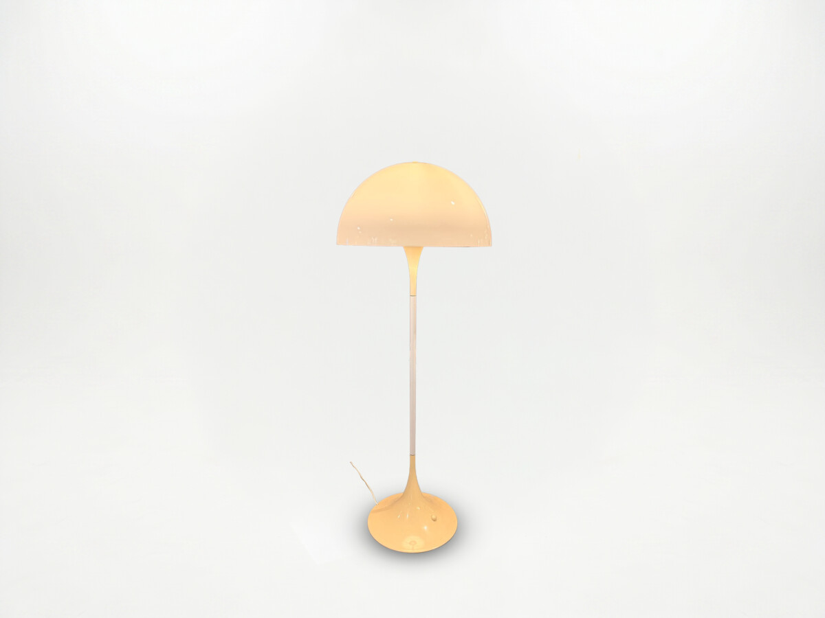 Louis-Poulsen -Panthella-vloerlamp-theresales